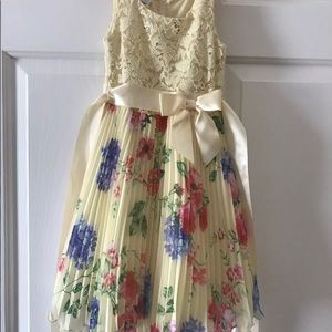 BONNIE JEAN Yellow/floral Toddler dress size 5.
